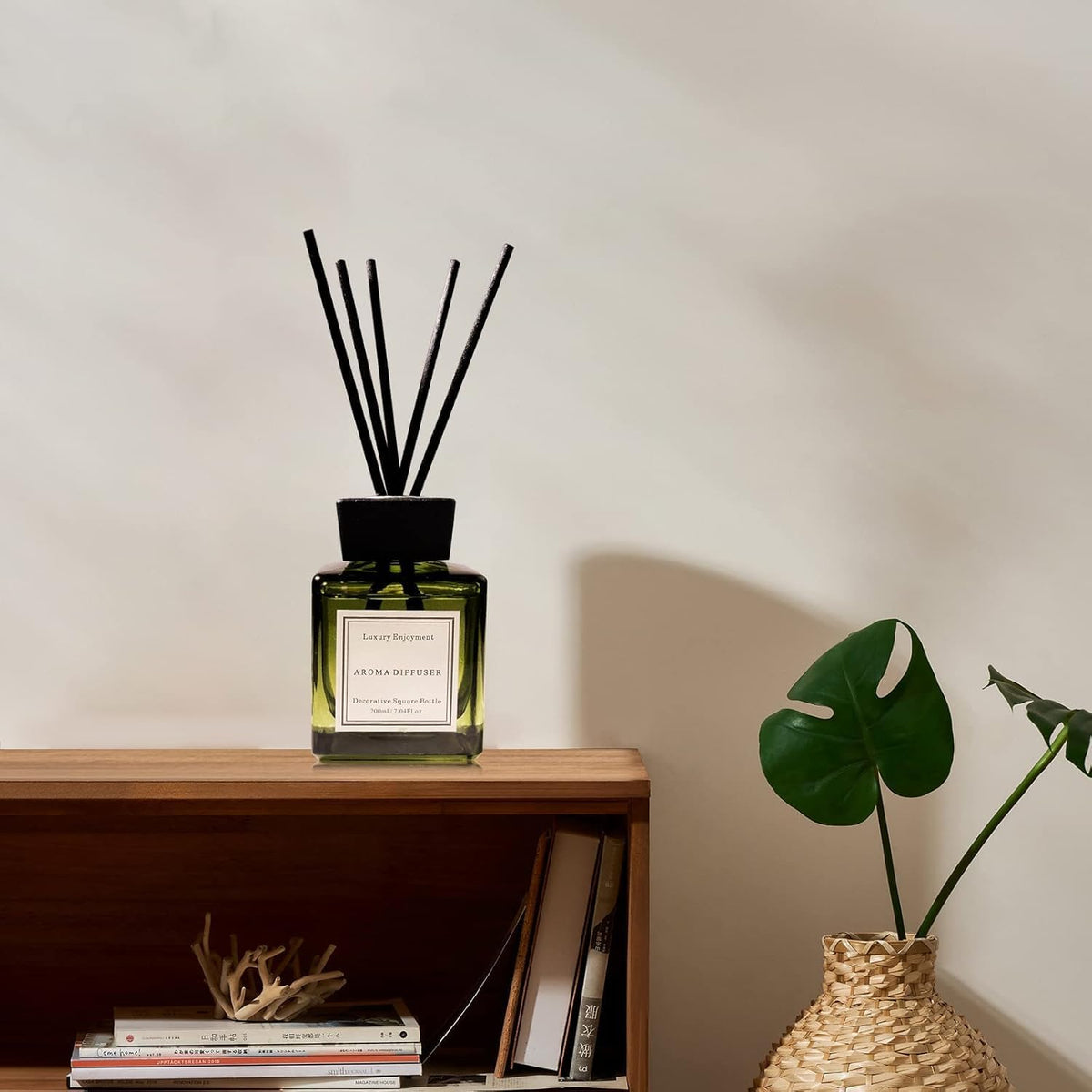 XEPTLE Hotel Colletion Reed Diffuser, Clean White Floral Fragrance with Bergamot & Warm White Musk, Air Freshener, Home Fragrance Diffuser with 5 Reeds for Bedroom Bathroom Office Décor, 7.04oz, Green